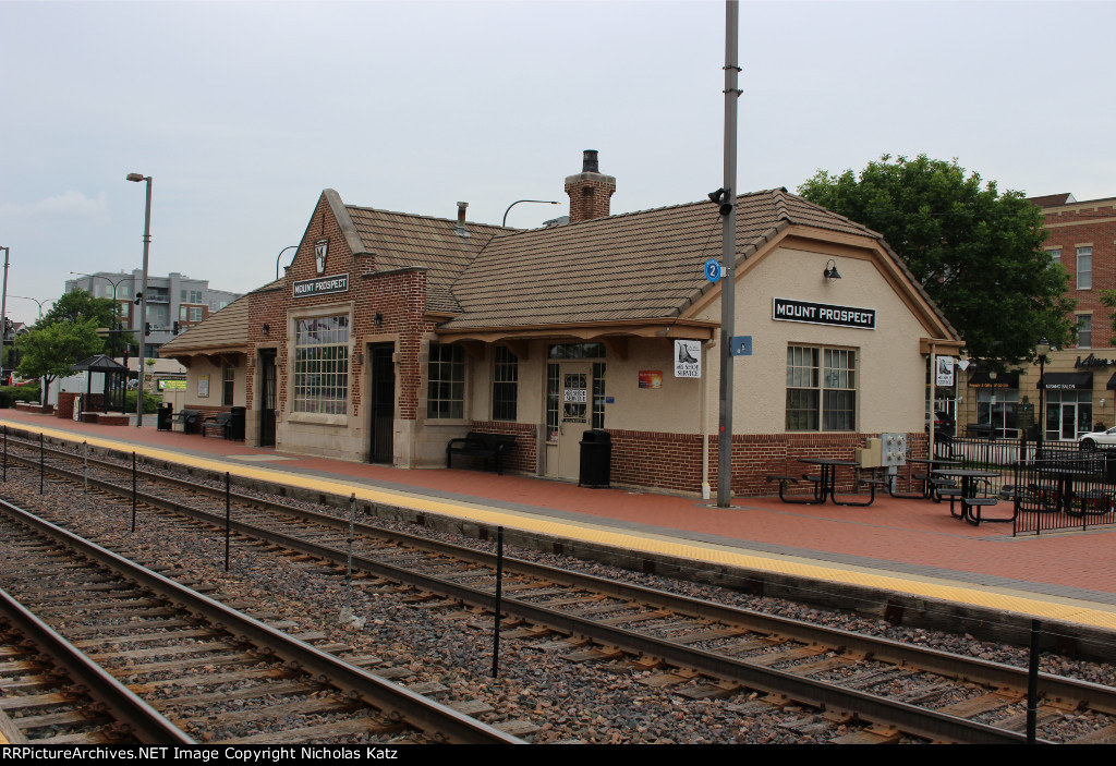 Mount Prospect CNW Depot